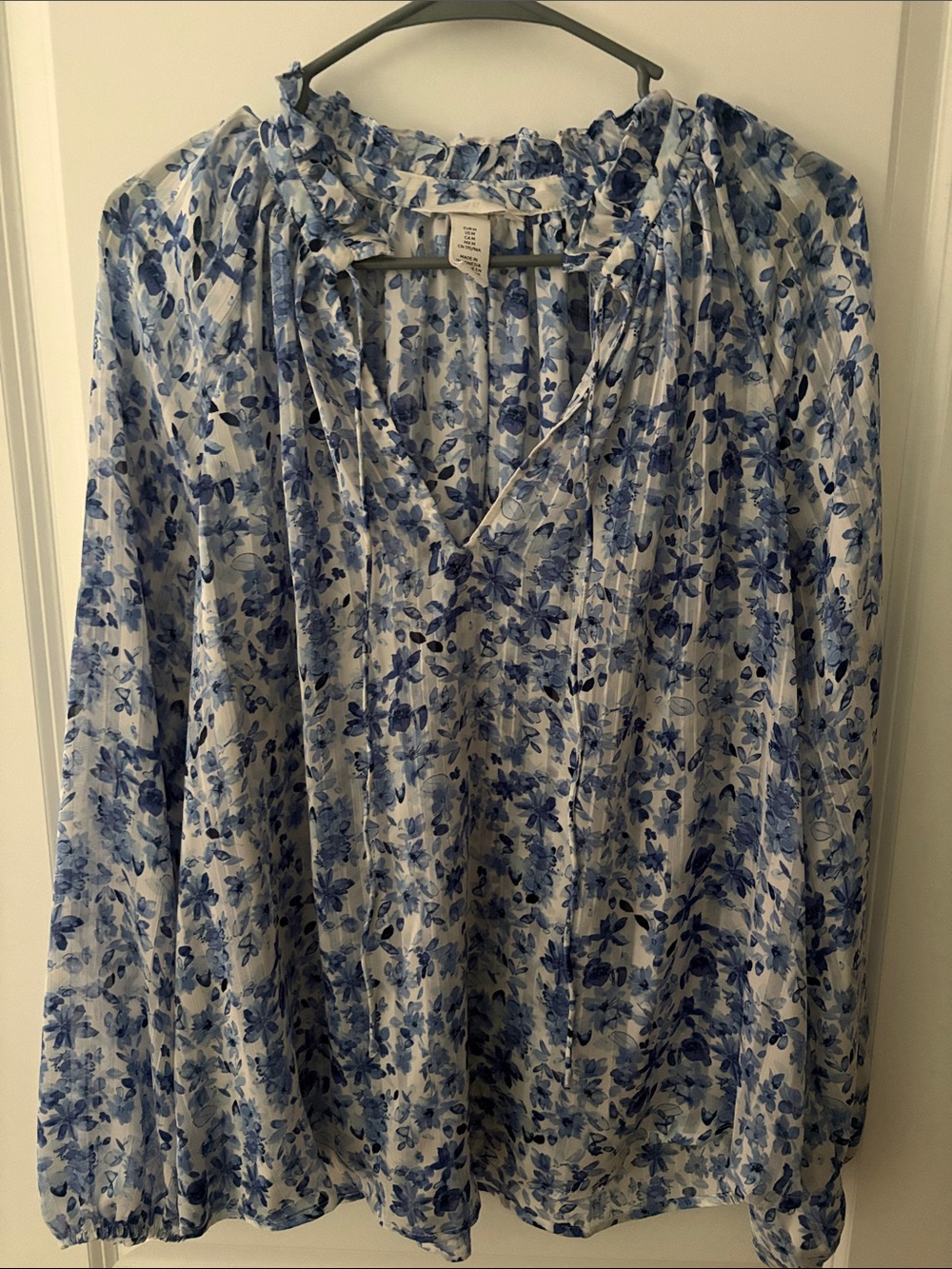 H&M Blue and White Floral V-Neck Peasant Blouse
